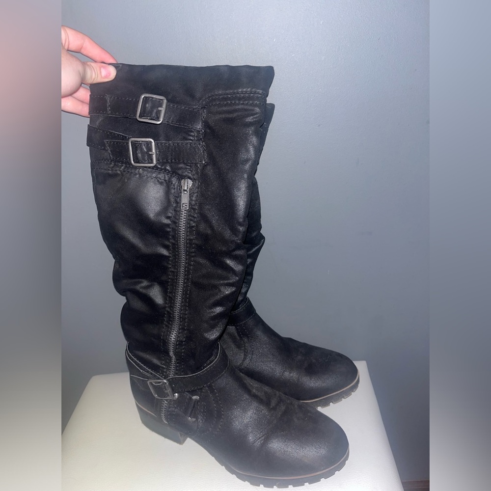 Cute boots size 8 1/2